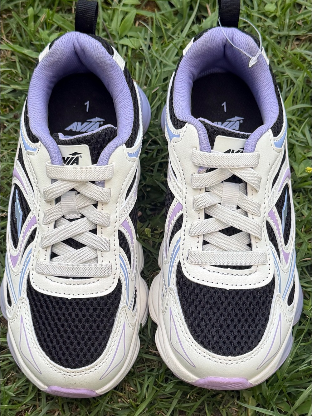 Avia kids White Black Lavender Low-Top Sneakers